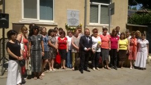 Учители от над 15 училища възстановиха паметна плоча на Иван