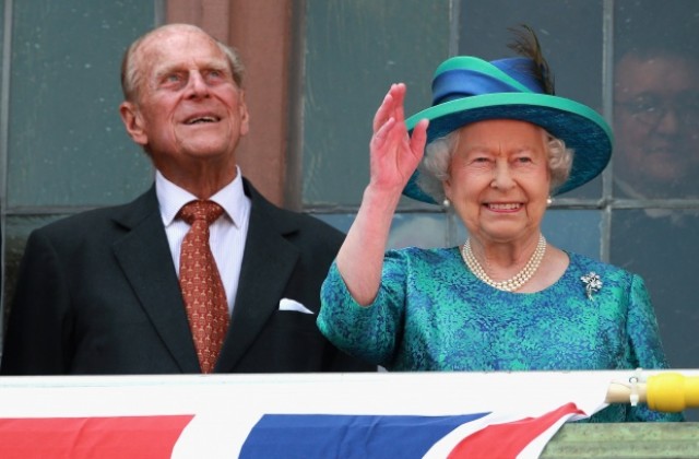 Кралица Елизабет Втора ще покани 10 000 души за юбилея си