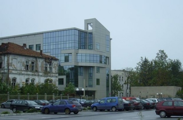 Студенти, учещи в чужбина, трябва да подадат документ в НАП