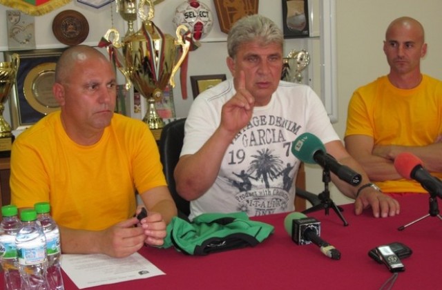 Бизнесмен дари за детско-юношеската школа на „Ботев Враца