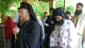 Митрополит Наум отслужи литургия в Сяновския манастир