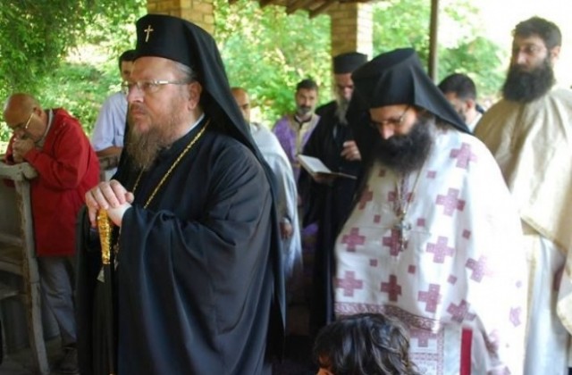 Митрополит Наум отслужи литургия в Сяновския манастир