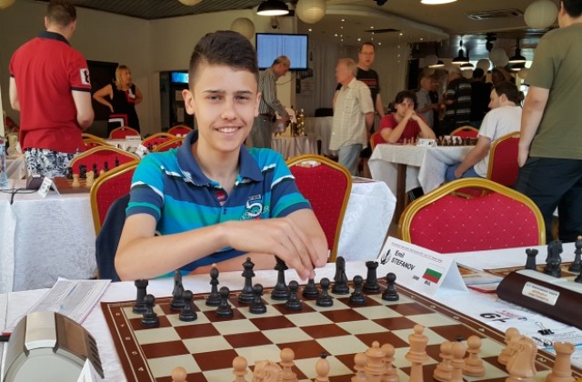 Силно представяне на Емил Стефанов на шахматен турнир в Сърбия