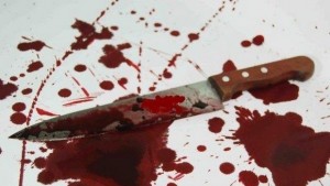 Жена намушка мъж в опит да спаси съпруга си