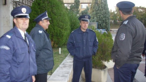 Задигнаха пари скрити в шевна машина