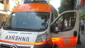 Двама ранени след бой с бутилки