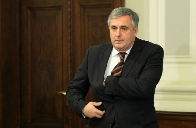 Калфин: Прекъсване на пенсионната реформа не би било добър знак към ЕС