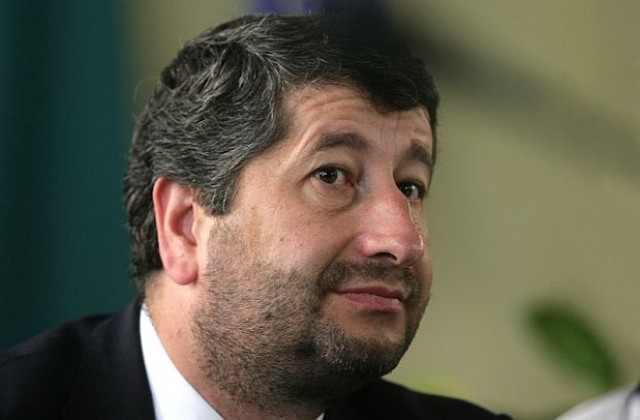 Министър Иванов спира с размяната на реплики през медиите с главния прокурор