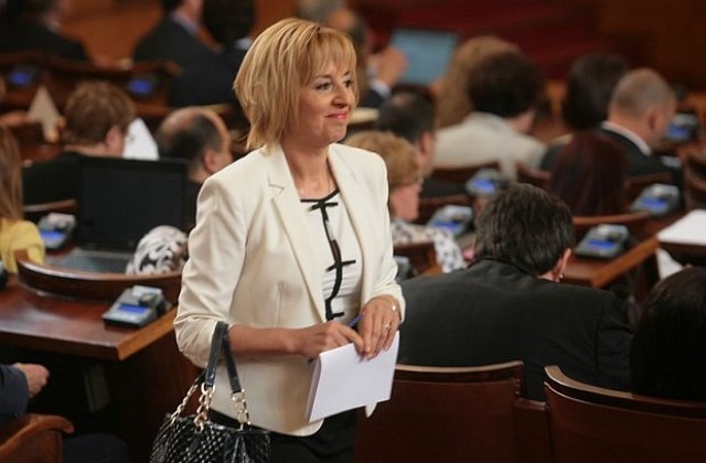 Мая Манолова официално е кандидат за омбудсман