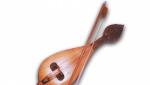 Гъдулари изнасят концерт в Морската градина