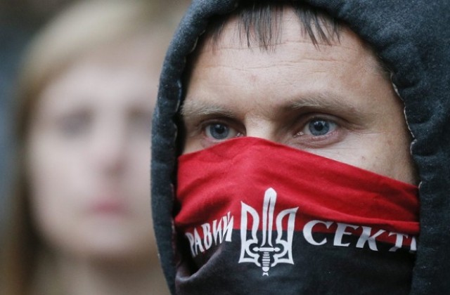 Десният сектор заплаши Порошенко с екзекуция в тъмно мазе?