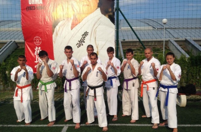 Японски майстори по киокушин обучаваха каратистите от СК „Академик“