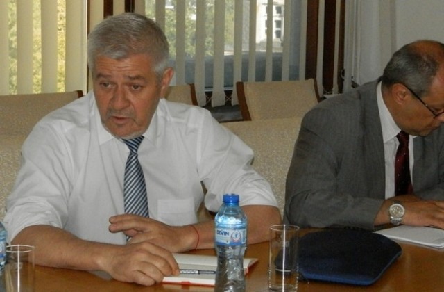 Ваньо Шарков обсъди в Плевен модернизирането на филиалите за спешна помощ