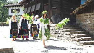 Пеперуда в АЕК Етър възстановка на самодейците от село Новаковци