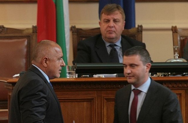 България няма да участва с пари в спасяването на Гърция