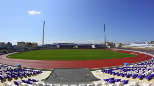 Грундират пистата на стадион Ивайло СНИМКИ