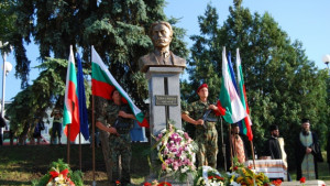Паметникът на Васил Левски в Шумен беше официално открит