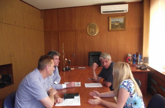 Кметът на  Свищов подписа декларация за изграждането  на 12 нови моста по Долен Дунав