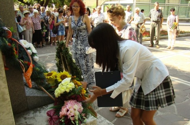 Монтана почете Апостола