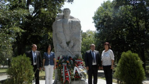 Ралица Добрева уважи празника на Левски и отбелязването на рождението