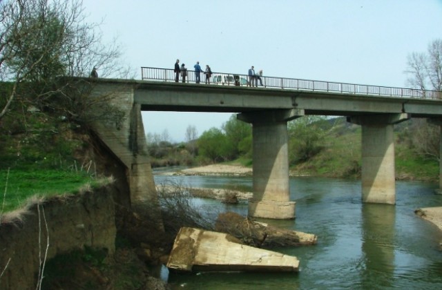 Стартира ремонтът на моста в Горски долен Тръмбеш