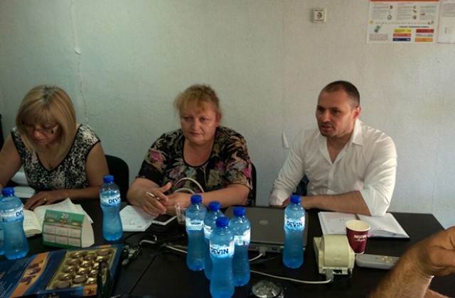 Търсят виновника  за масовата смърт на пчели