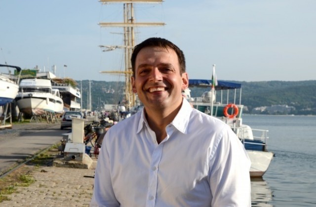 Чавдар Трифонов осигурява WiFi във възлови точки на Варна