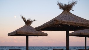 На варненски плажове искат от 30 до 40 лева за