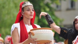 Танцьори от 10 нации веселят участниците в 14ия Панаир на