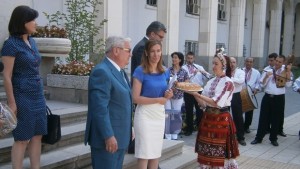 Министър Ангелкова Плевен има потенциал за здравен и конгресен туризъм