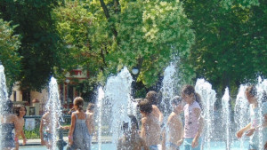 Опасно високи температури в 24 области