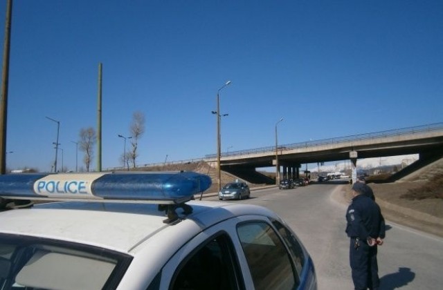 Заловиха пияни зад волана
