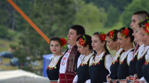 Съставите от Червен бряг получиха награди от Рожен 2015