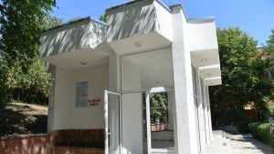 Павилионът за питейна вода на Сливенските минерални бани с чисто