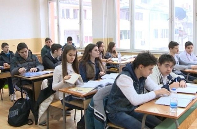 Ясни са вече ваканциите за учениците през 2015-2016 година