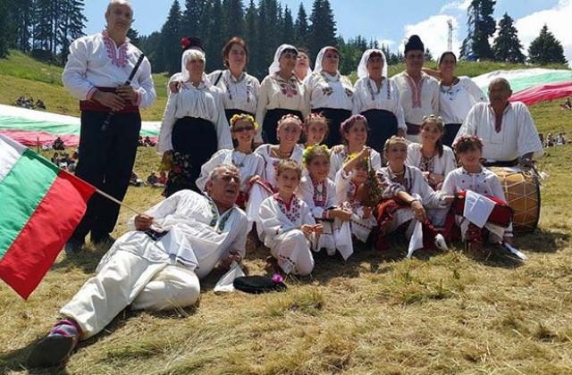 Отличия за самодейци от Община Видин на събора в Рожен