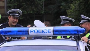 Обвинените в рекет пернишки полицаи остават в ареста