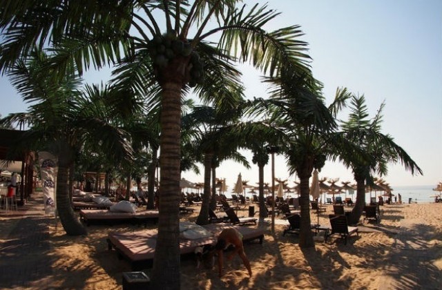 Отново слънчево и горещо