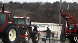 Очаква се утре фермери да блокират три бензиностанции в Плевен