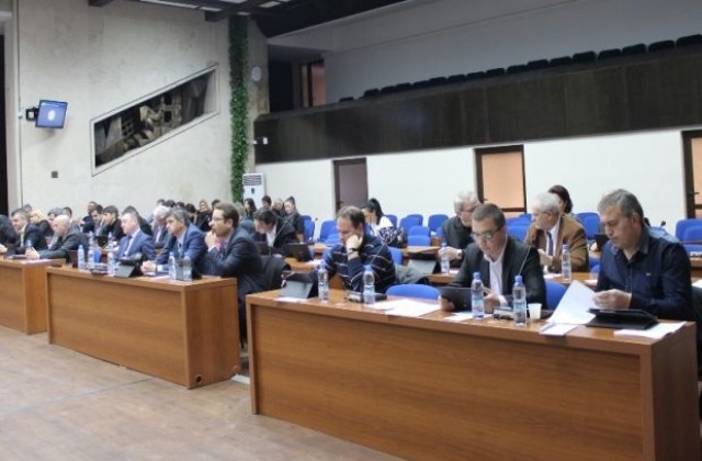 ОбС опрощава задължения на майки