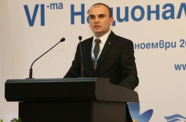 Евродепутатът Илхан Кючюк открива две детски съоръжения в община Севлиево