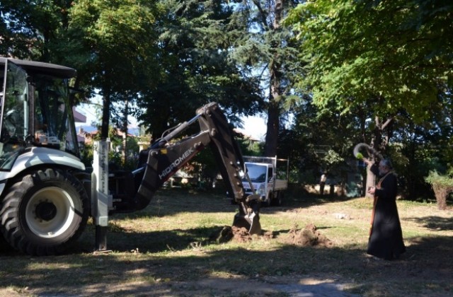 Стартира изграждането на два нови парка и спортно игрище в Казанлък