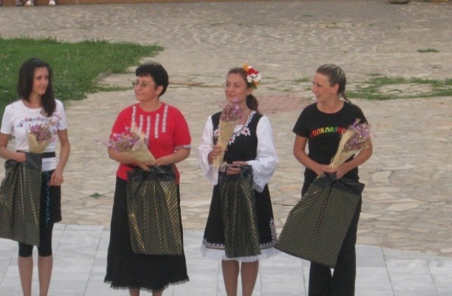 „103 градусов хоровод в Сапарева баня