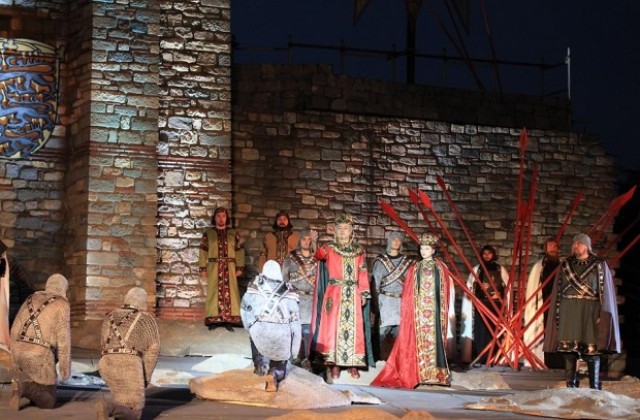 Откриха „Сцена на вековете” в присъствието на министъра на туризма Николина Ангелкова