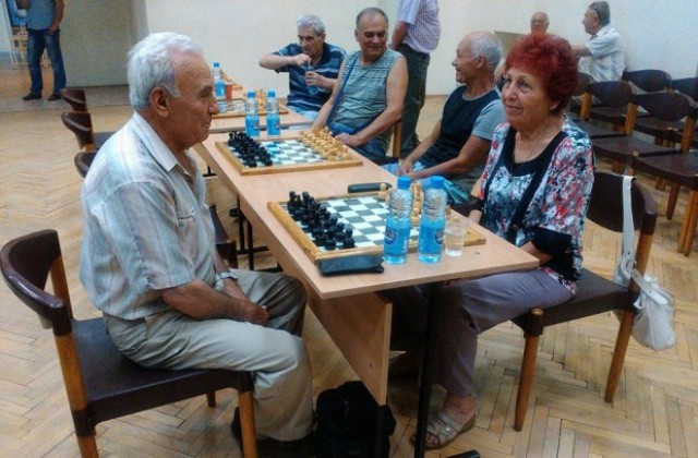 Откриха Мемориала по шах в памет на Никола Чавдаров в Кюстендил