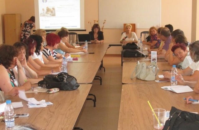 Педагози от Плевен и Враца се обучиха по проект