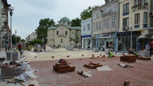 Собственици на заведения против ремонта на центъра плашат с протести