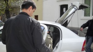 Спипаха двама дилъри