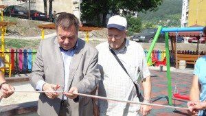 Откриха обновено междублоково пространство в кв Боян Българанов