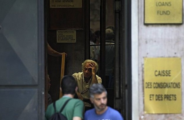 Атинската борса остава затворена